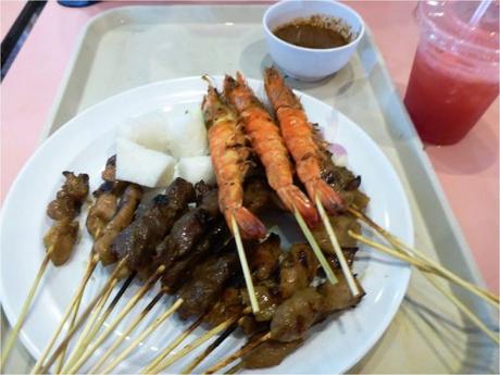 singapour-food-court-satay-by-the-bay-diner