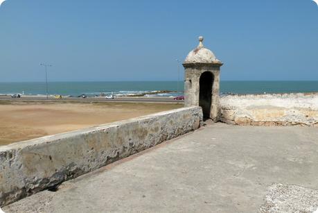 Murailles de la ville de Carthagène avec vue sur la mer des Caraïbes