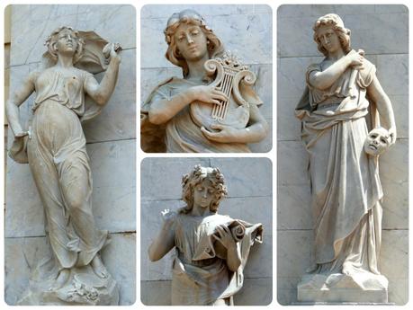 4 statues représentées sur le théâtre Heredia de Carthagène