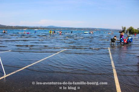 Le Lac de Folsom : un camion de glace qui arrive par l’eau…