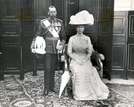 ﻿George V