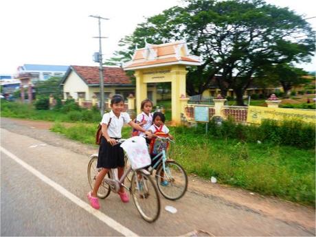 Kep - Enfants à vélo