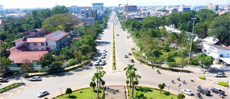 Vientiane - Vue depuis l'arc de triomphe laotien