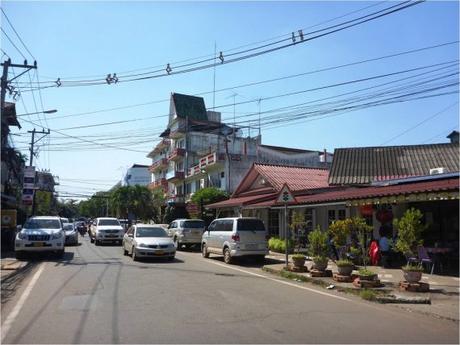 Vientiane - Petite rue près du stupa noir