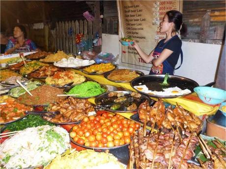 Luang Prabang - Night market - street food - buffet vegi