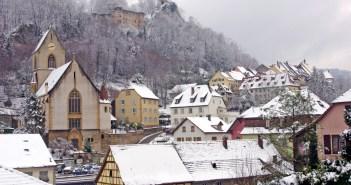 La neige est tombée sur le Sundgau : à Ferrette © French Moments