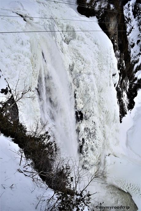 Les chutes de Montmorency en hiver
