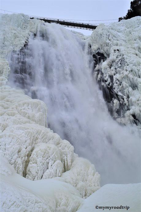 Les chutes de Montmorency en hiver