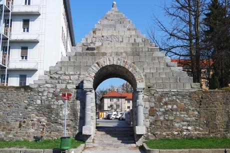 ljubljana emona ruines mur romain