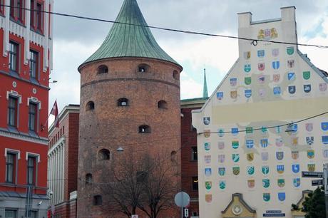 riga centre historique old town powder tower