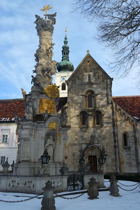 autriche basse-autriche niederösterreich stift abbaye heiligenkreuz wienerwald église colonne trinité