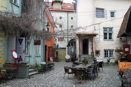 estonie tallinn vieille ville masters' courtyard