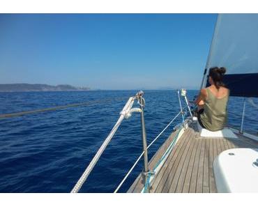 Premiers pas en mer: une croisière avec skipper en Méditerranée