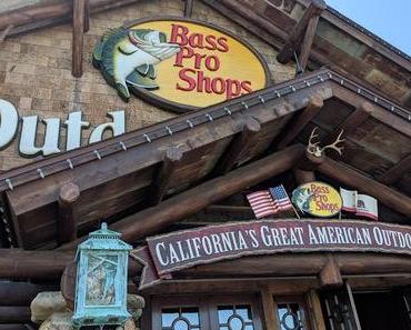 Bass Pro Shops Outdoor World : Une enseigne typiquement américaine